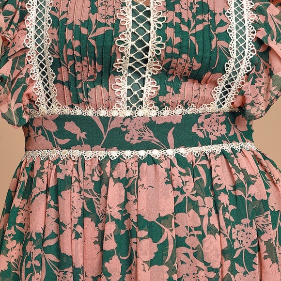 ✨HOST PICK ✨ Lulu’s Floral Skater Dress - Picture 6 of 10